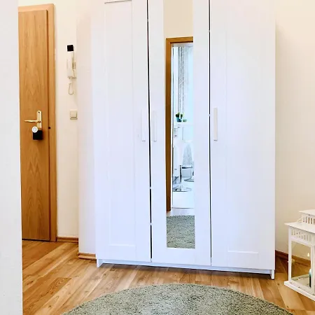 Am Puls Der Stadt - Ferienwohnung In Citynaehe! - 