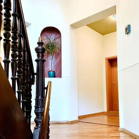 Am Puls Der Stadt - Ferienwohnung In Citynaehe! - 